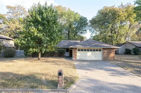 3208 Edinburgh Dr, Fort Smith, AR 72908 photo 2