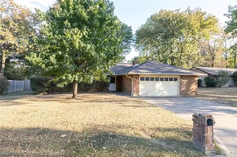 3208 Edinburgh Dr, Fort Smith, AR 72908 photo 1