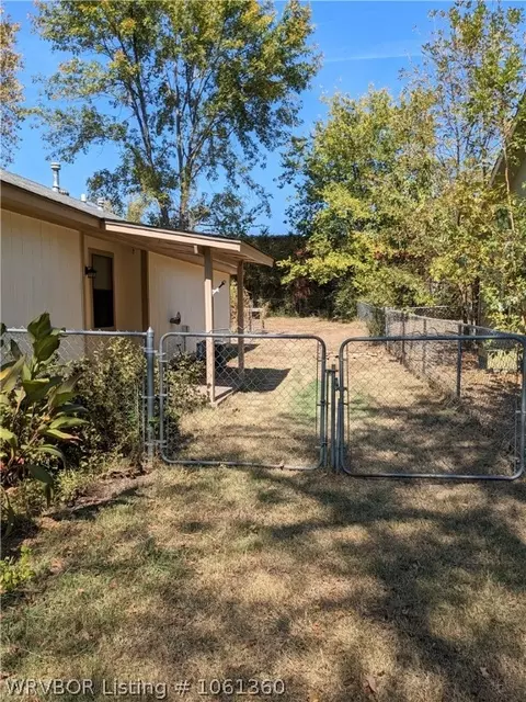 104 Marvin St, Hackett, AR 72937 photo 5