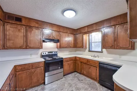 2702 Highway 253, Lavaca, AR 72941 photo 8