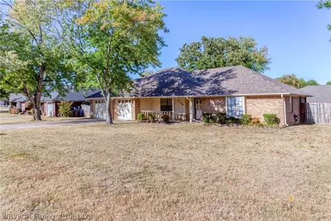8709 Skypark Dr, Fort Smith, AR 72903 photo 2