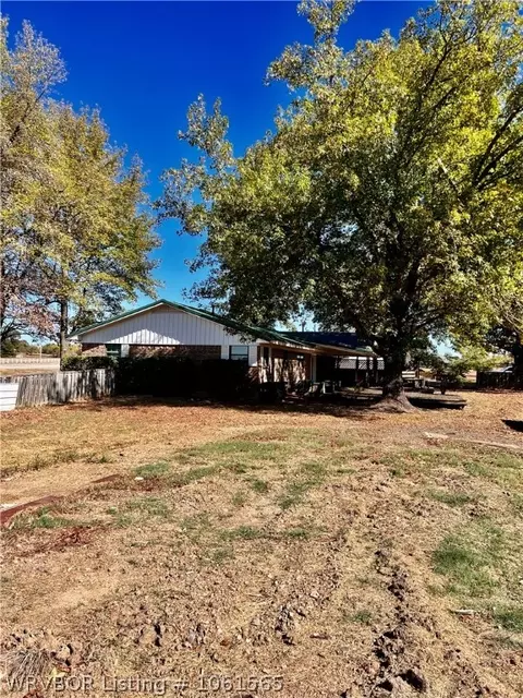 2004 E Broadway St, Spiro, OK 74959 photo 9
