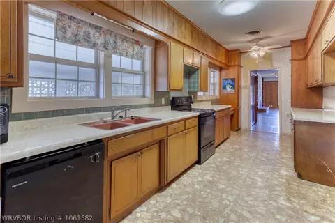 550 2nd St, Waldron, AR 72958 photo 7