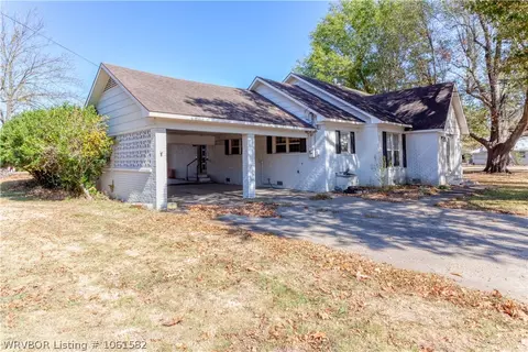 550 2nd St, Waldron, AR 72958 photo 2