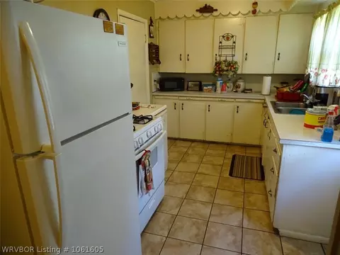 818 N Albert Pike Ave, Fort Smith, AR 72903 photo 3