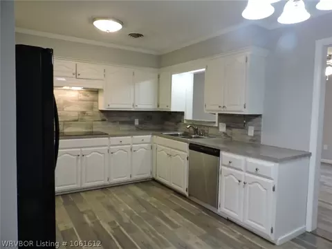1810 Utica St, Fort Smith, AR 72901 photo 2
