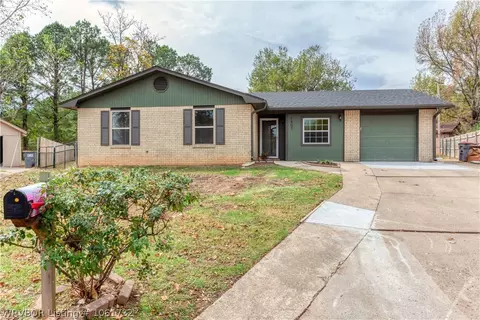 1407 14th Cir, Barling, AR 72923 photo 1