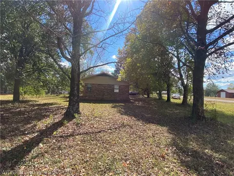 408 N Cherry St, Hartford, AR 72938 photo 3