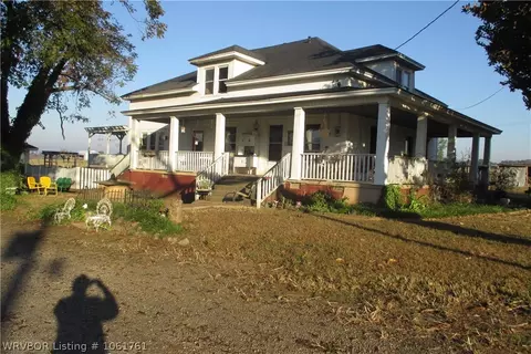 2165 5th, Paris, AR 72855
