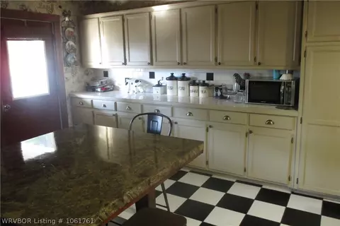 2165 5th, Paris, AR 72855 photo 5