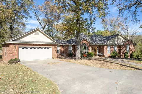 2816 Westlake Dr, Lavaca, AR 72941 photo 1