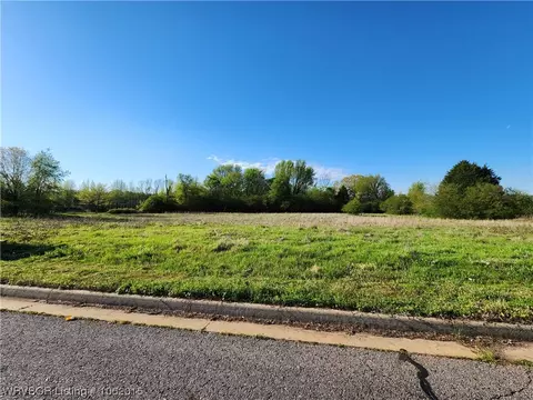 332 E Northridge Dr, Van Buren, AR 72956