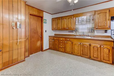 606 Mountain St, Huntington, AR 72940 photo 17