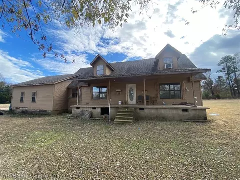 5135 Lanes Rd, Ozark, AR 72949