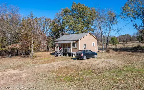 5445 Wildwood Rd, Van Buren, AR 72956
