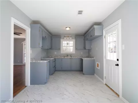 918 S 20th St, Fort Smith, AR 72901 photo 4