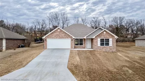 303 Adysen, Roland, OK 74954