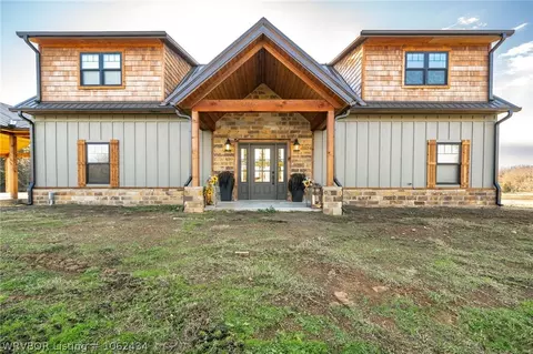 469796 E 1060 Rd, Muldrow, OK 74948
