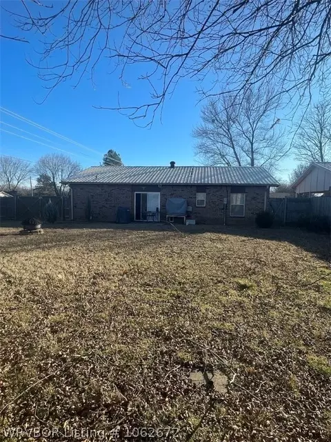 100 Rowe Ave, Pocola, OK 74902 photo 3