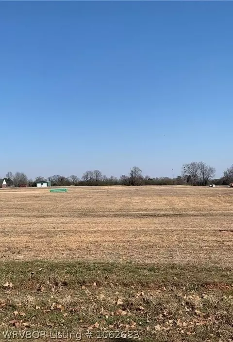 402 Painter Ln, Barling, AR 72923