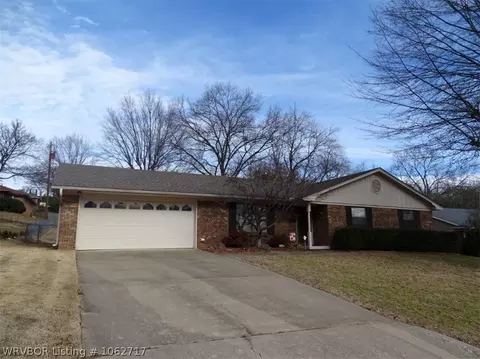 6811 Riviera Dr, Fort Smith, AR 72903 photo 2