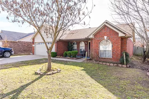 308 Chateau Dr, Fort Smith, AR 72908 photo 2