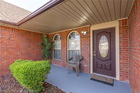 308 Chateau Dr, Fort Smith, AR 72908 photo 4