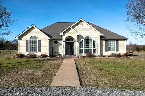 38130 Leflore Rd, Wister, OK 74966