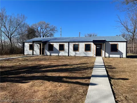 409411 S Hickory, Sallisaw, OK 74955