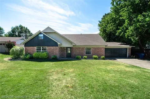 2509 Riviera Cir, Fort Smith, AR 72903 photo 1