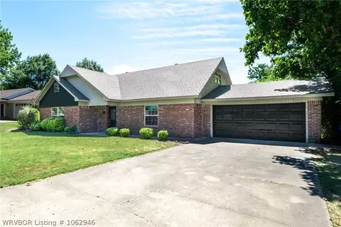 2509 Riviera Cir, Fort Smith, AR 72903 photo 2