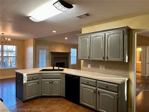 400 Village Dr, Lavaca, AR 72941 photo 9