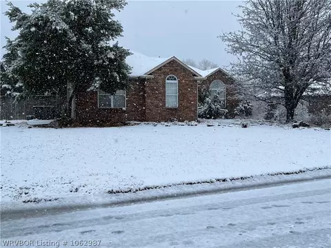 400 Village Dr, Lavaca, AR 72941 photo 2