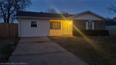 1102 P St, Barling, AR 72923 photo 3