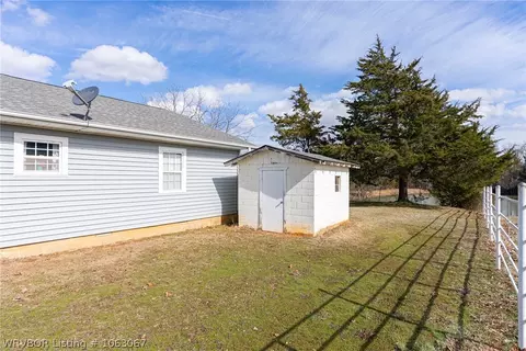 9152 Raymond Landtrip Rd, Mansfield, AR 72944 photo 5