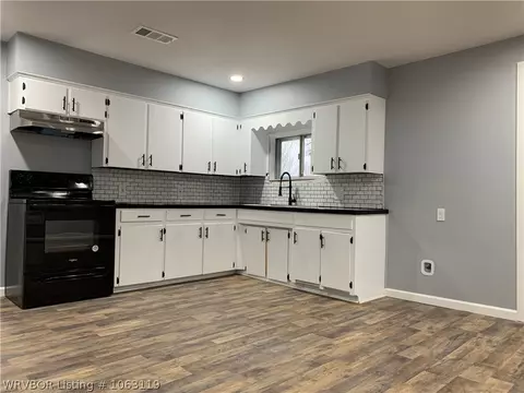 1302 N 3rd St, Ozark, AR 72949 photo 7