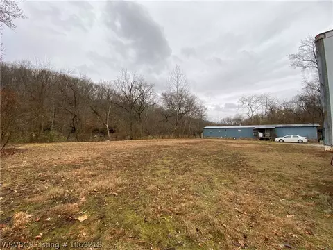 622 E Front Ave, Chester, AR 72934 photo 3