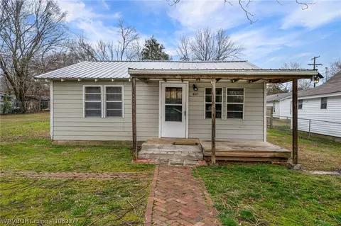 407 Reynolds Ave, Poteau, OK 74953