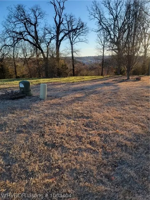 500 Ledanna Dr, Van Buren, AR 72956