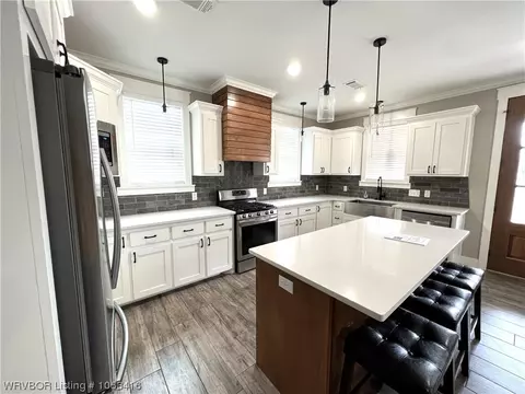 1910 Ebbing Loop, Barling, AR 72923 photo 7
