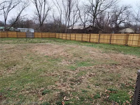 294 7th St, Waldron, AR 72958 photo 5