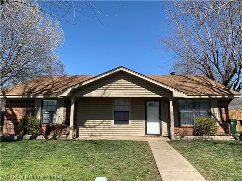 5805 S Enid Cir, Fort Smith, AR 72903 photo 1