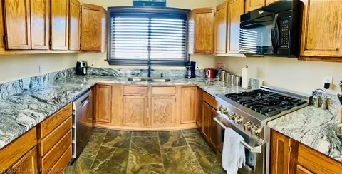 406 7th St, Barling, AR 72923 photo 8