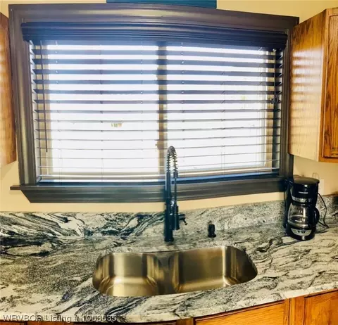 406 7th St, Barling, AR 72923 photo 9