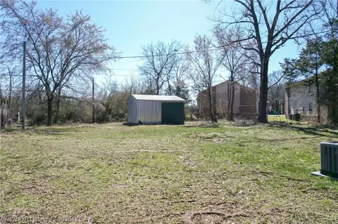 205 Howard St, Pocola, OK 74902 photo 3