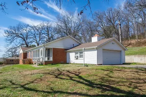 2405 S Dallas St, Fort Smith, AR 72901 photo 4