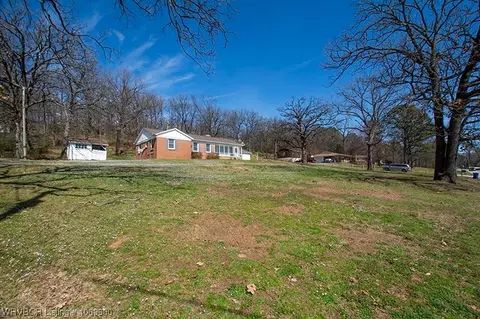 2405 S Dallas St, Fort Smith, AR 72901 photo 2