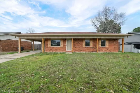 6 E Columbus St, Lavaca, AR 72941 photo 1