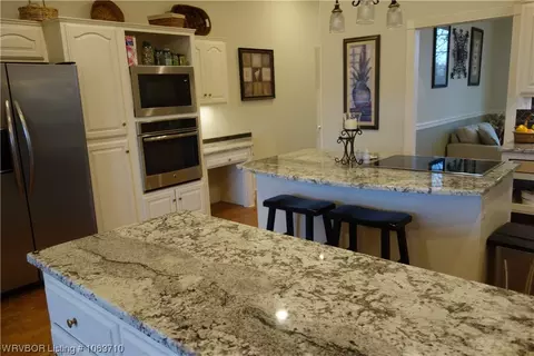 3315 Larkspur Ln, Fort Smith, AR 72916 photo 3