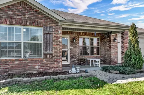 205 Colony Ct, Barling, AR 72923 photo 2